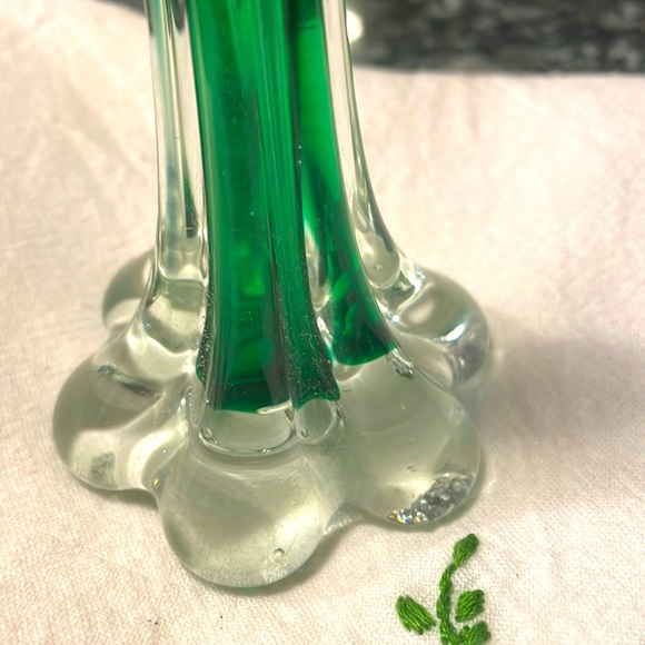 Elephant Foot 6” Bud Vase; Elegant
Twisted Green Vintage Glass - Picture 2 of 4
